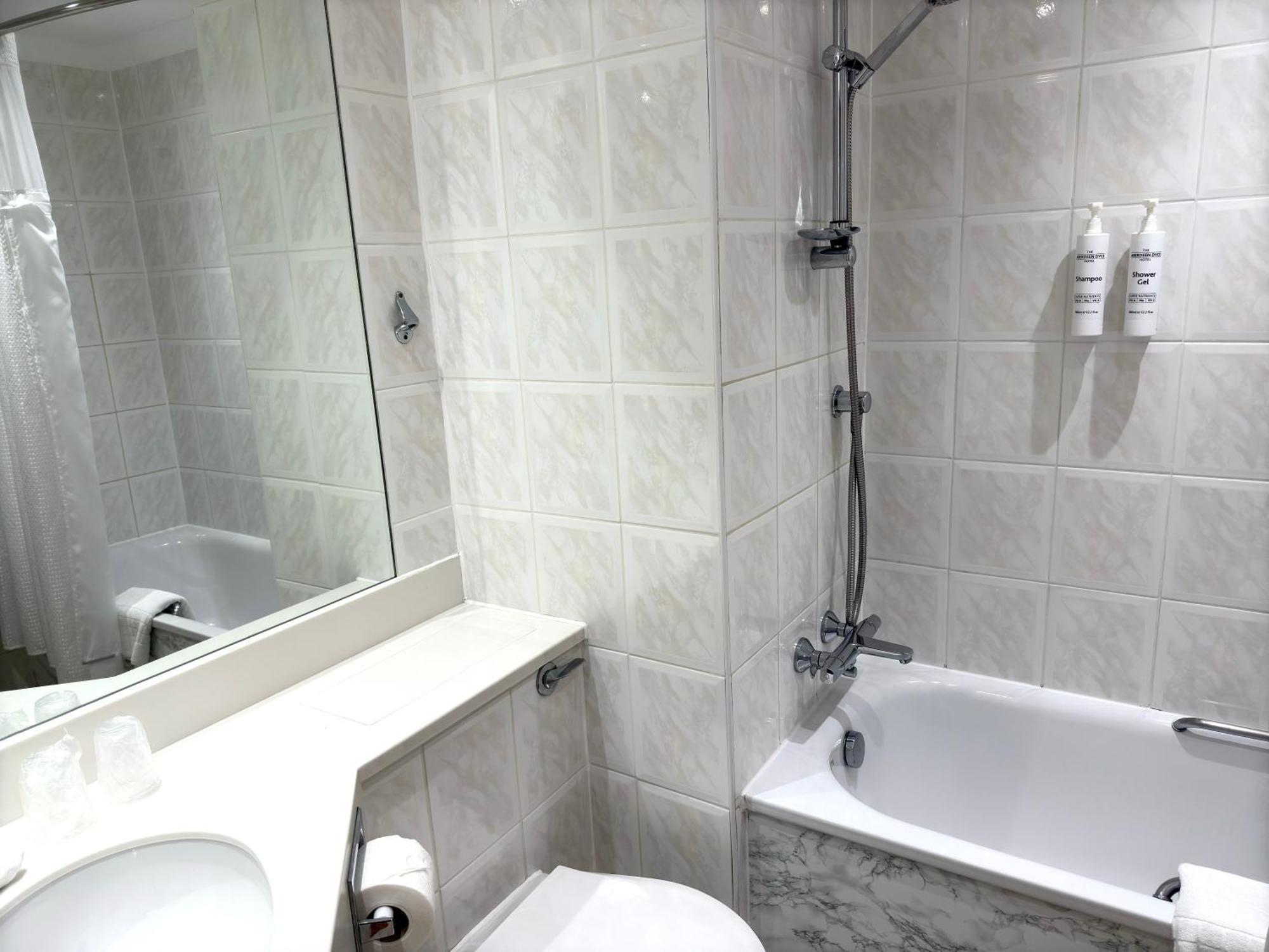 Delta Hotels by Marriott Aberdeen Dyce Buitenkant foto